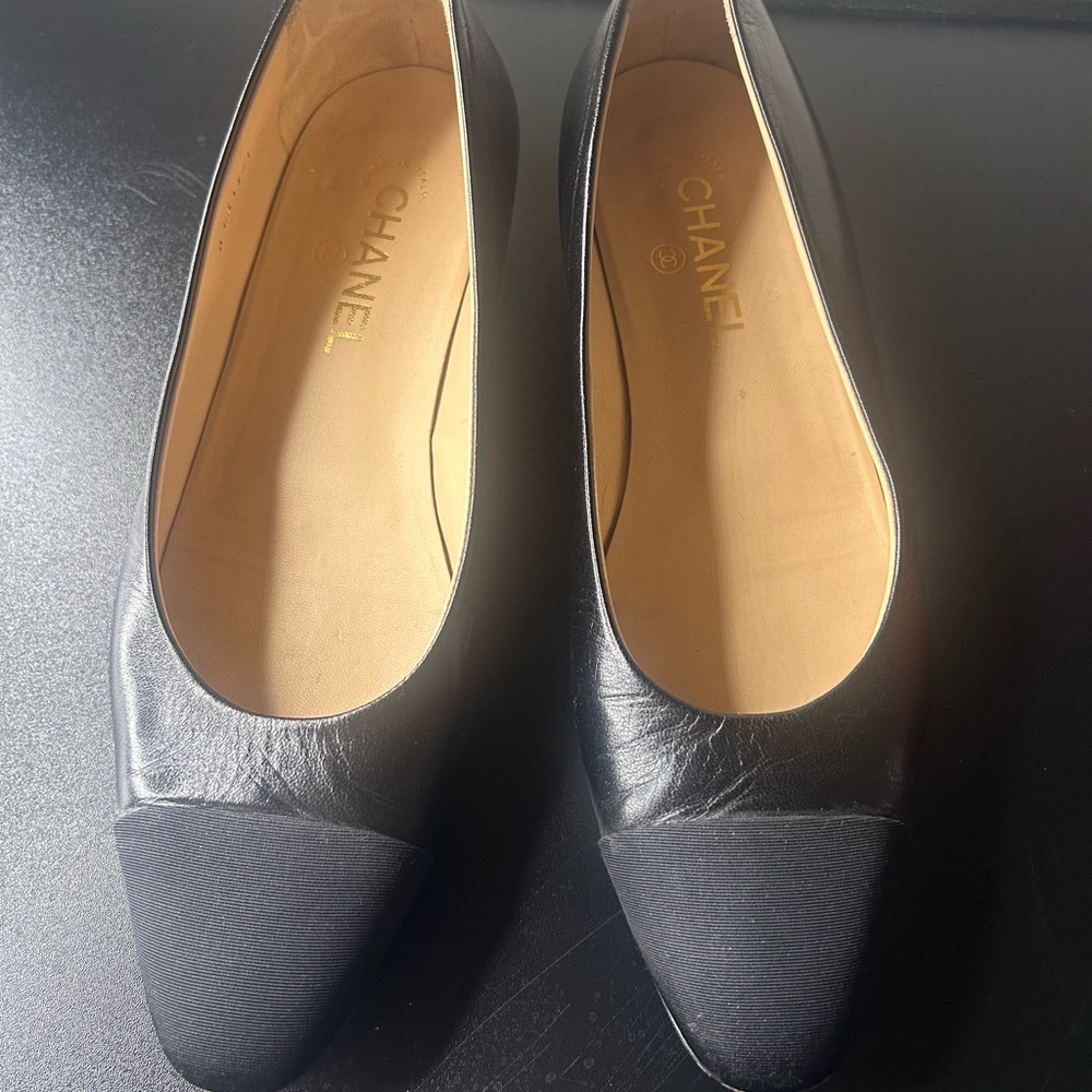 CHANEL Black Flats Elegant Slip-On Design